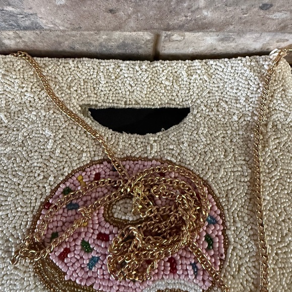 VIRAL Beaded Donut Design Clutch/crossbody - Picture 6 of 6
